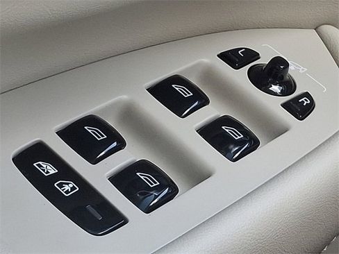 Used 2022 Volvo XC90 T6 Inscription w/ Advanced Package image 32