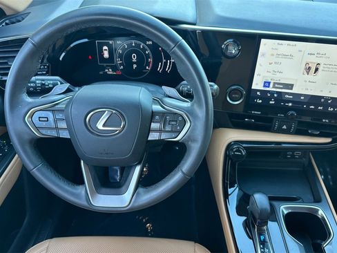 Used 2025 Lexus NX 250 FWD w/ Premium Package image 16