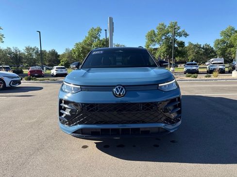 Certified 2025 Volkswagen Tiguan SE R-Line AWD/4WD image 9