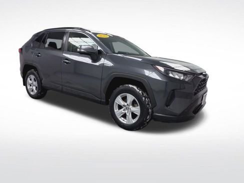 Used 2019 Toyota RAV4 LE w/ Carpet Mat Package image 2