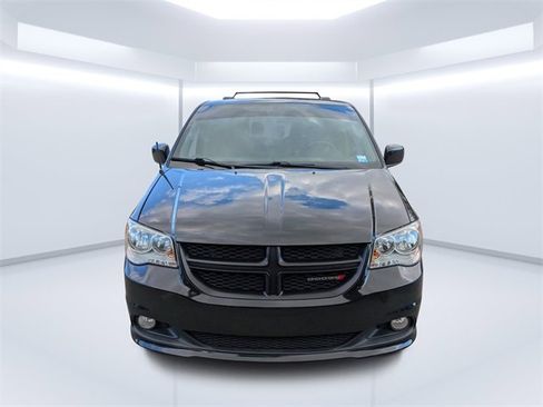 Used 2020 Dodge Grand Caravan SXT image 8