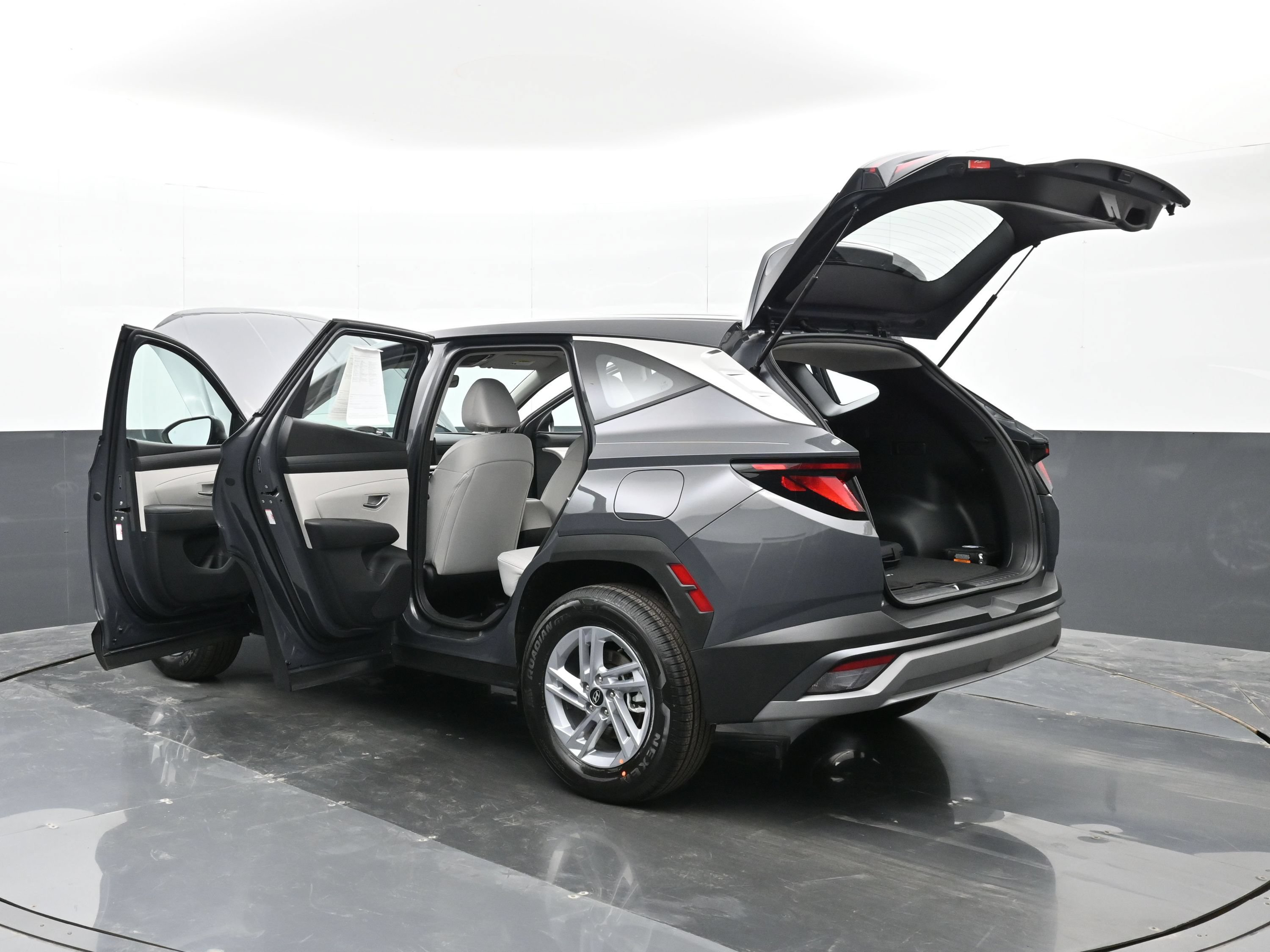 Used 2026 Hyundai Tucson SE AWD/4WD image 47