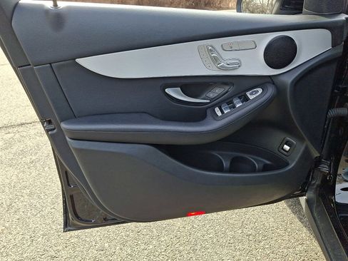 Used 2022 Mercedes-Benz GLC 300 4MATIC image 12