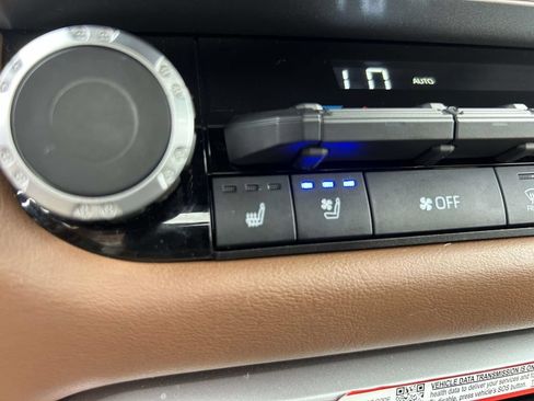 Used 2025 Toyota Tundra 1794 Edition AWD/4WD image 29