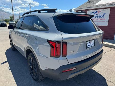 Used 2022 Kia Sorento S w/ Panoramic Sunroof Package AWD/4WD image 3