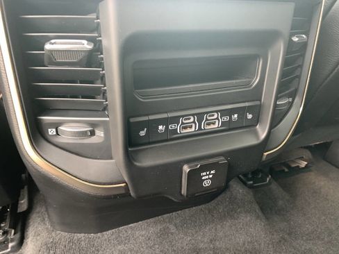 Used 2022 RAM 1500 Limited image 11