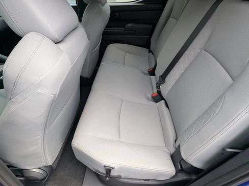 Used 2025 Toyota Tacoma SR5 AWD/4WD image 17