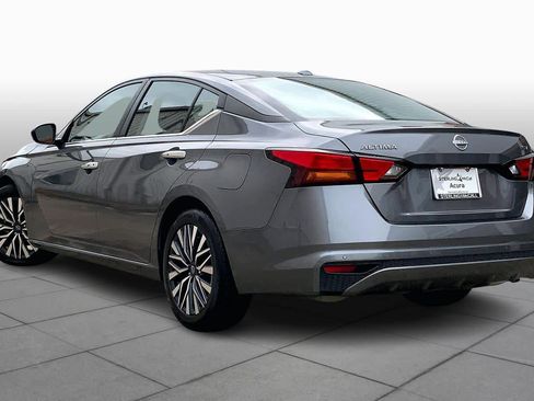 Used 2024 Nissan Altima 2.5 SV image 12