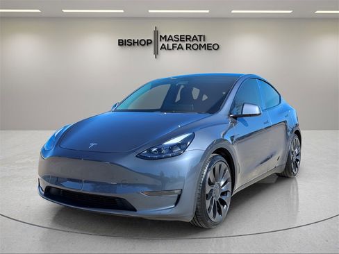 Used 2023 Tesla Model Y Performance image 3