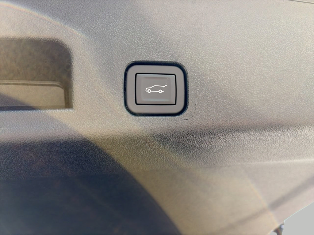 New 2026 Chevrolet Traverse RS FWD image 8