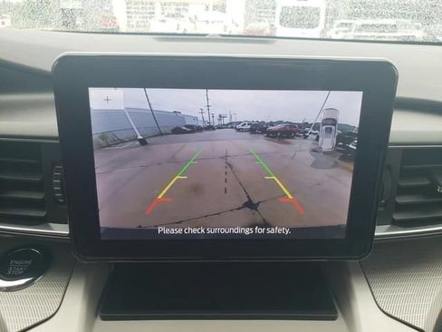 Used 2023 Ford Explorer XLT w/ Equipment Group 202A AWD/4WD image 26