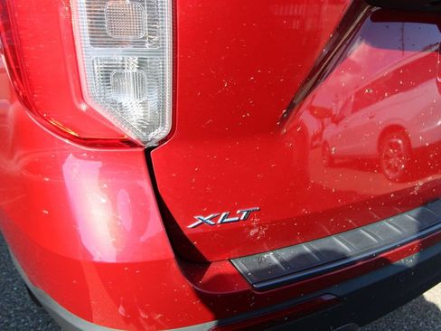 Used 2024 Ford Explorer XLT w/ Equipment Group 202A AWD/4WD image 13