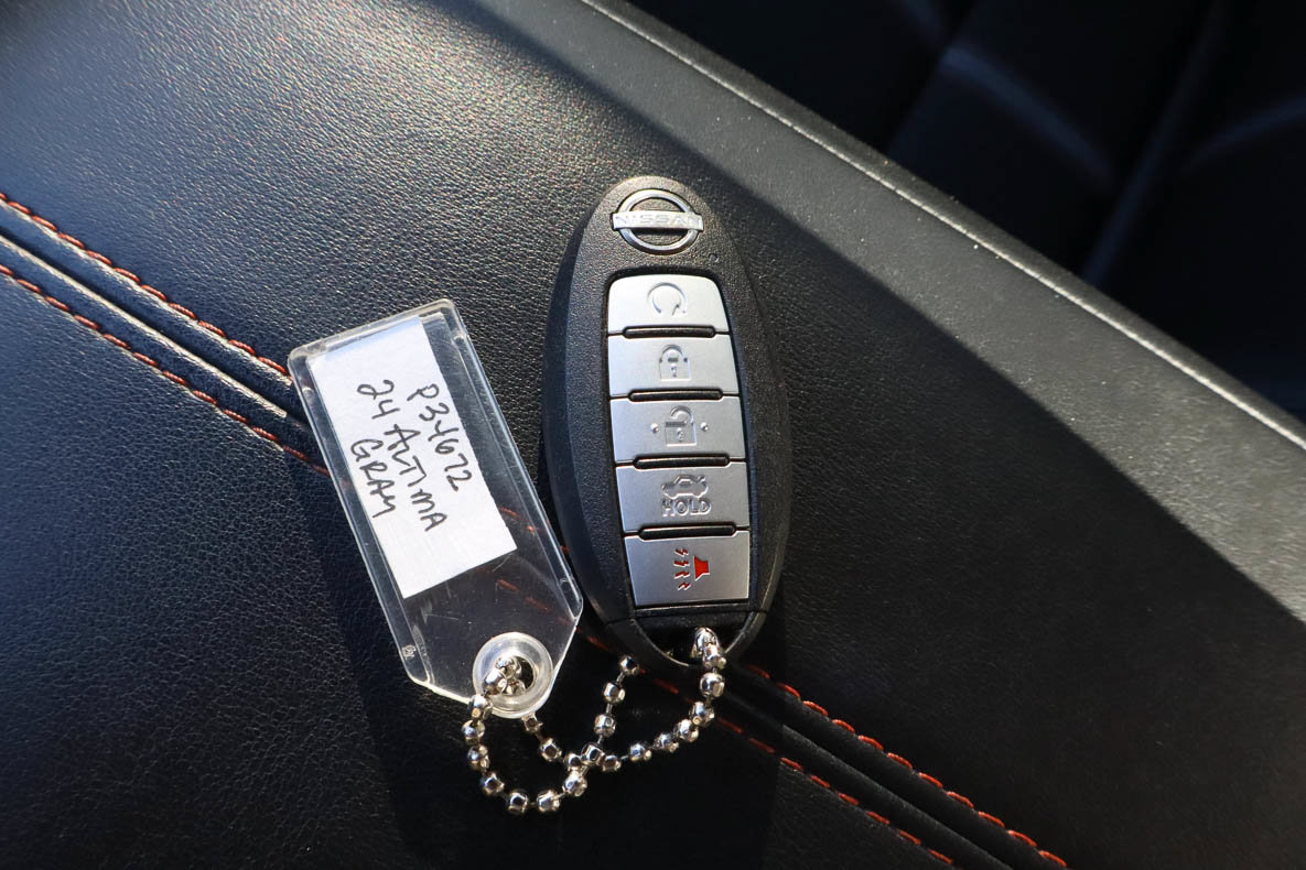 Used 2024 Nissan Altima 2.5 SR FWD image 28