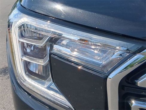 Used 2023 GMC Terrain SLT image 9