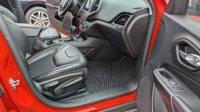 Used 2021 Jeep Cherokee Trailhawk AWD/4WD image 21