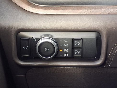 Certified 2023 Ford Explorer Platinum w/ Technology Package image 22