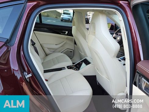 Used 2022 Porsche Panamera 4 image 21