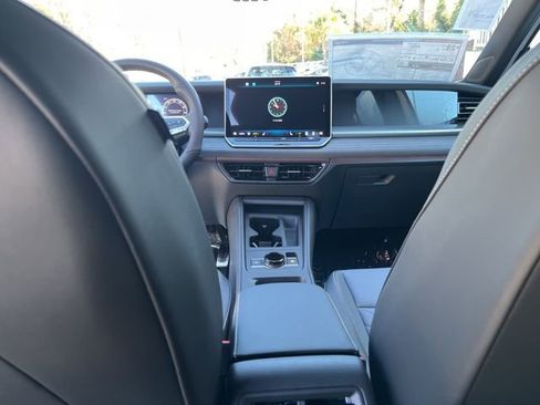 New 2026 Volkswagen Tiguan SE R-Line image 15