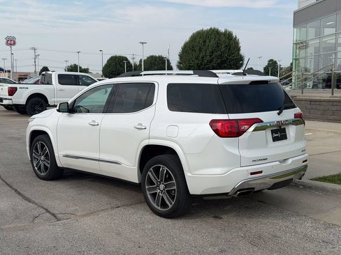 Used 2017 GMC Acadia Denali w/ Technology Package AWD/4WD image 4