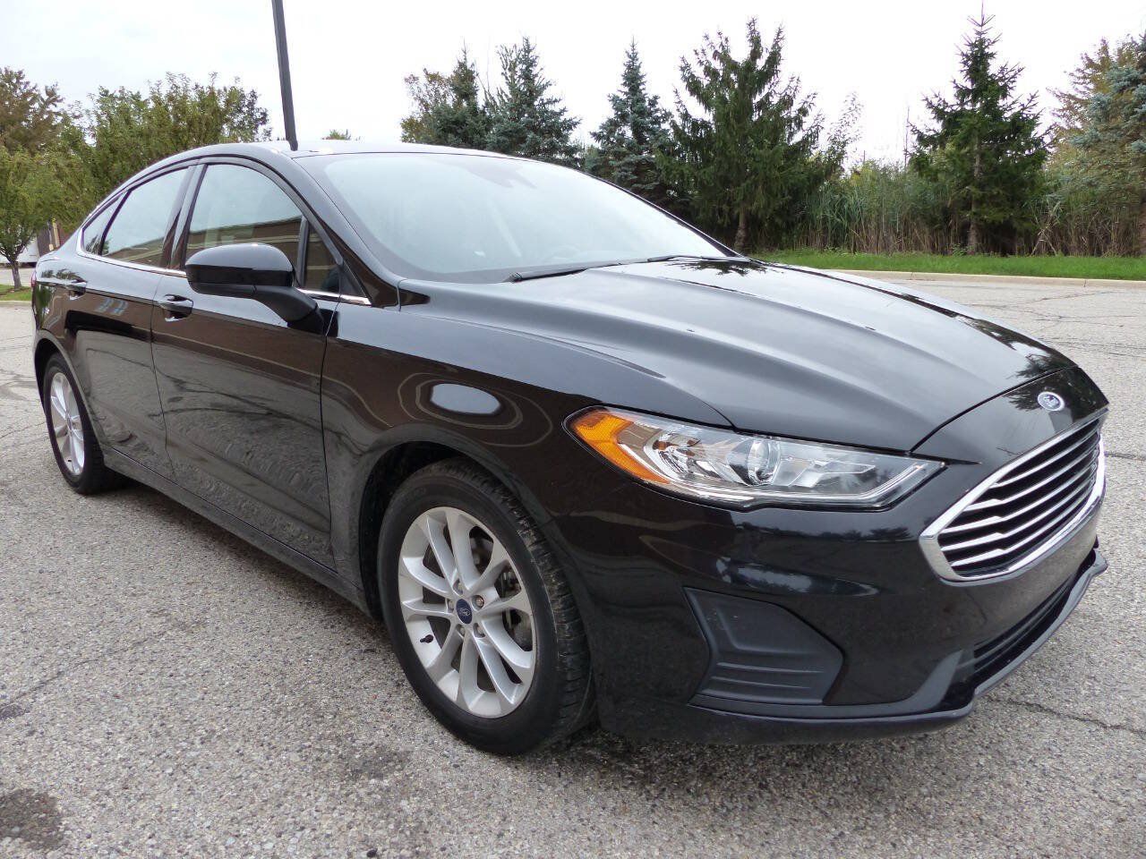 Used 2020 Ford Fusion SE FWD image 12