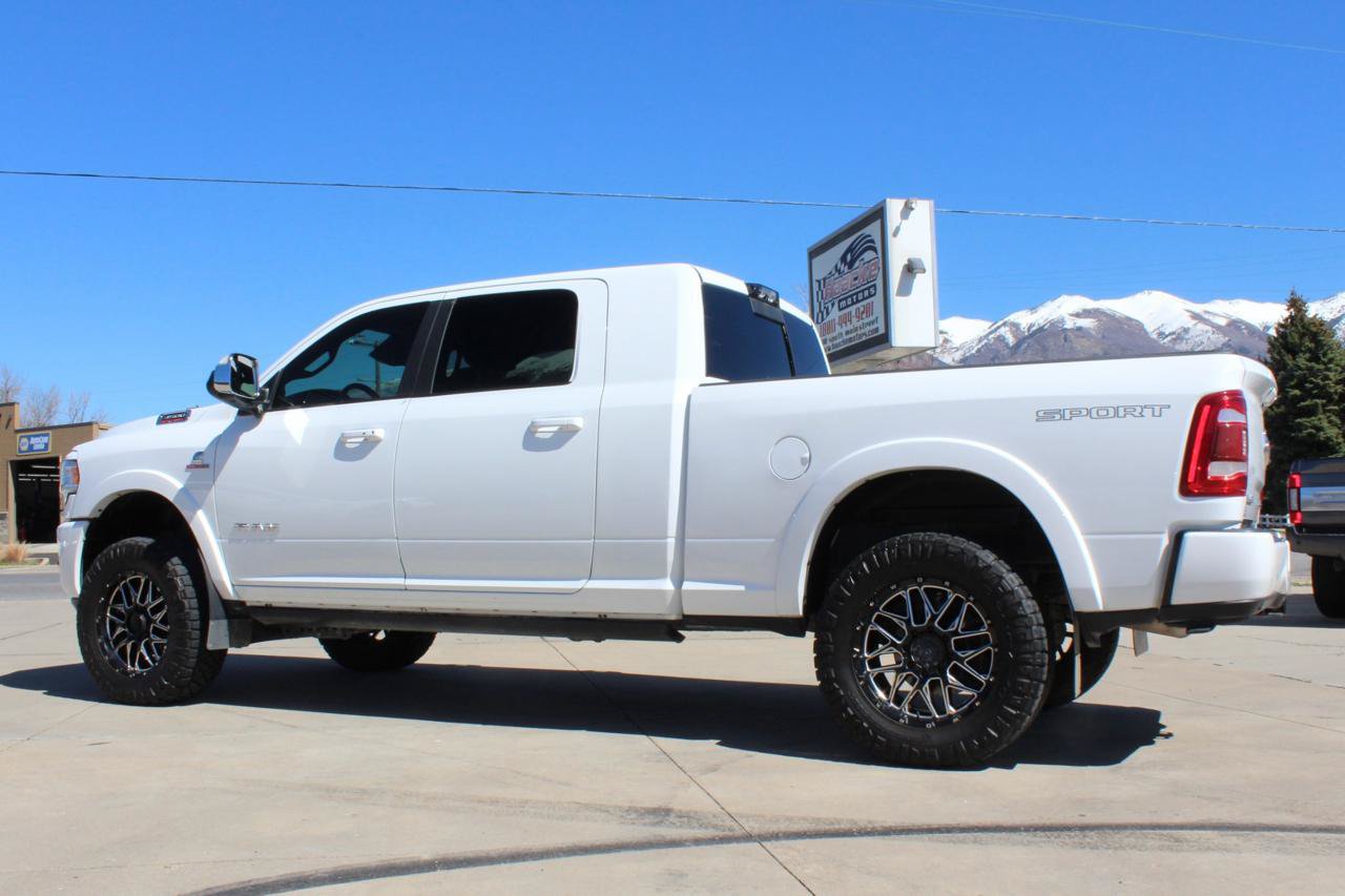 Used 2022 RAM 3500 Laramie AWD/4WD image 6