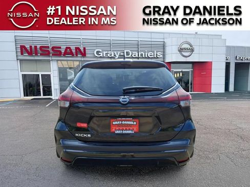 Certified 2025 Nissan Kicks Play S FWD image 7