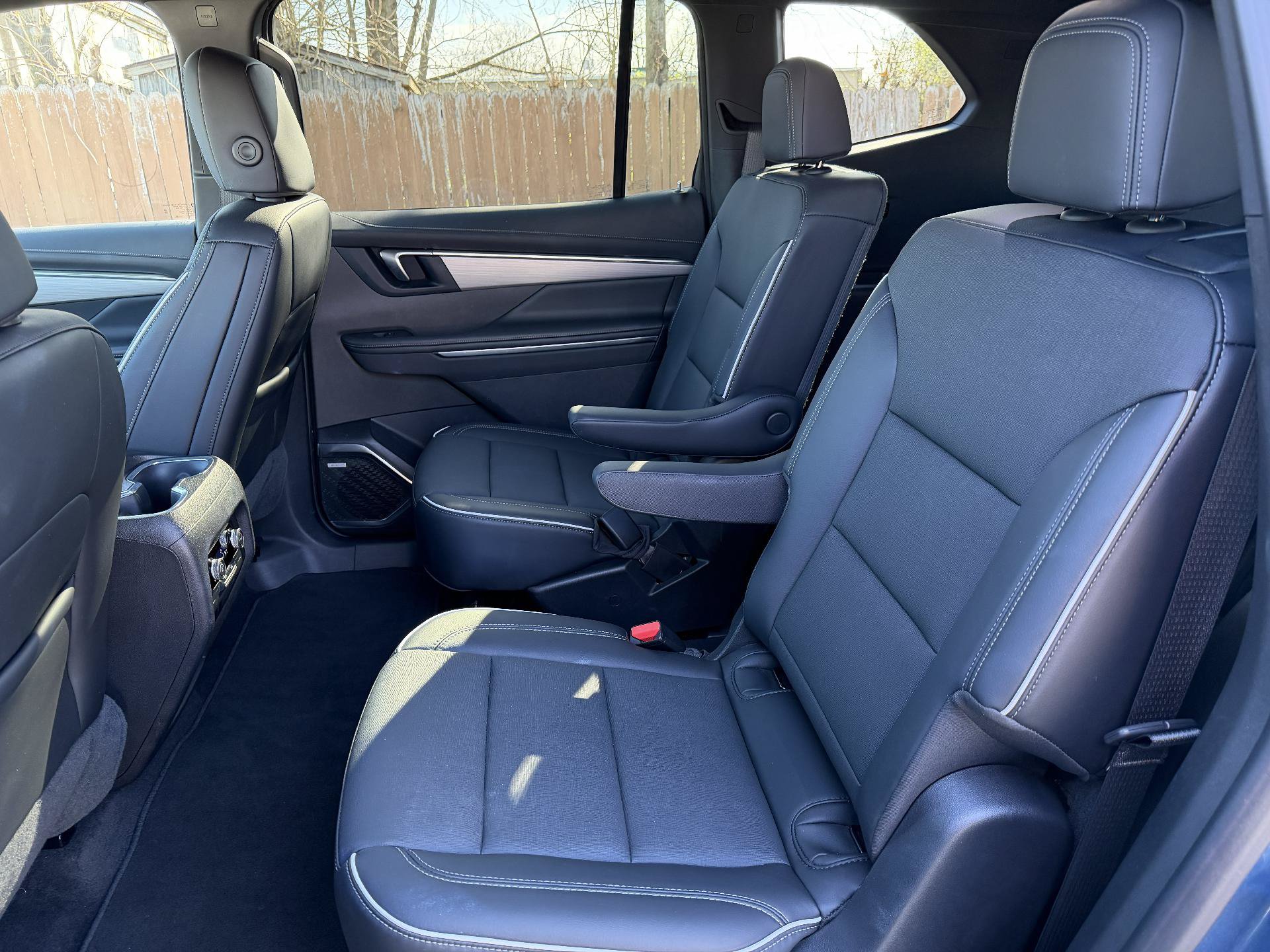 Used 2025 Buick Enclave Preferred AWD/4WD image 15