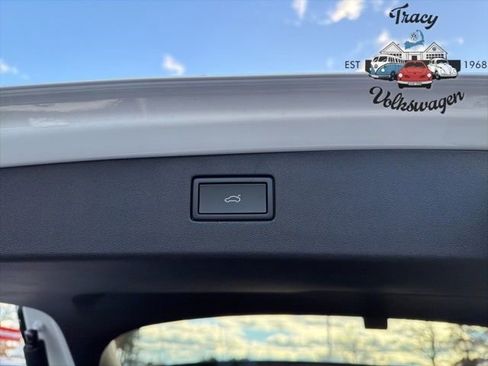 New 2025 Volkswagen Tiguan SE R-Line image 24