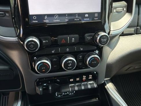 Used 2024 RAM 3500 Big Horn w/ Night Edition AWD/4WD image 15