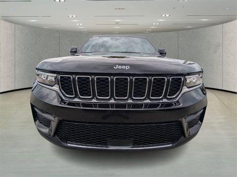 New 2025 Jeep Grand Cherokee Laredo X image 2