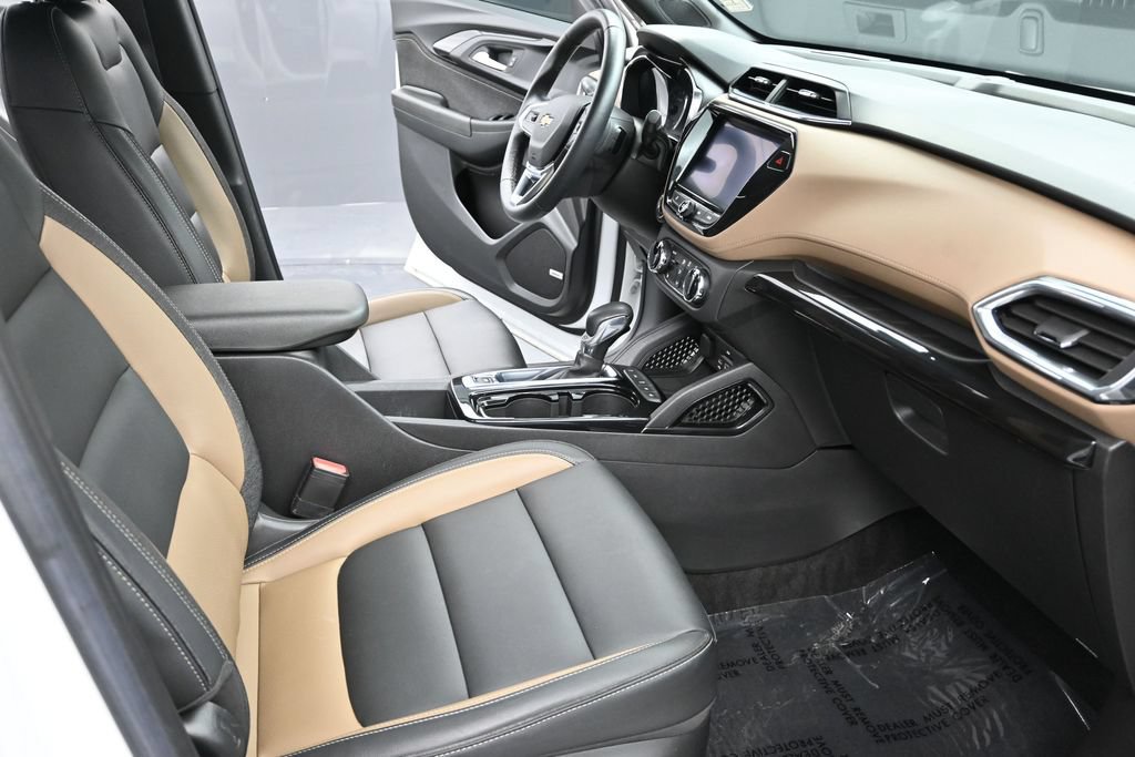 Used 2021 Chevrolet TrailBlazer ACTIV w/ Sun and Liftgate Package FWD image 14