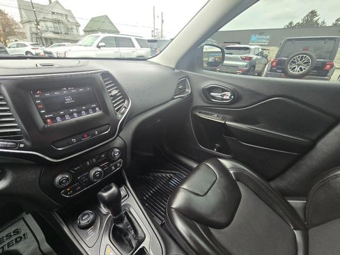 Used 2021 Jeep Cherokee Latitude Plus image 11