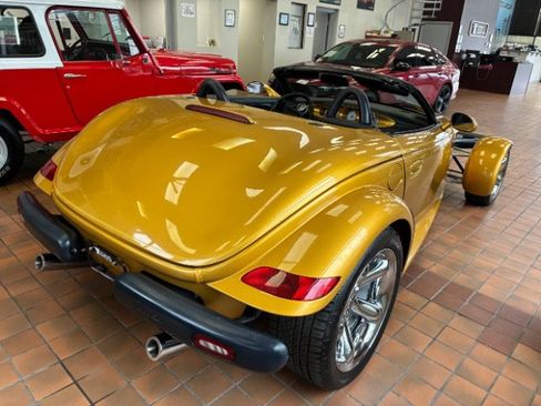 Used 2002 Chrysler Prowler RWD image 15