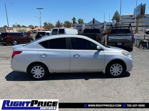 Used 2013 Nissan Versa SV image 8