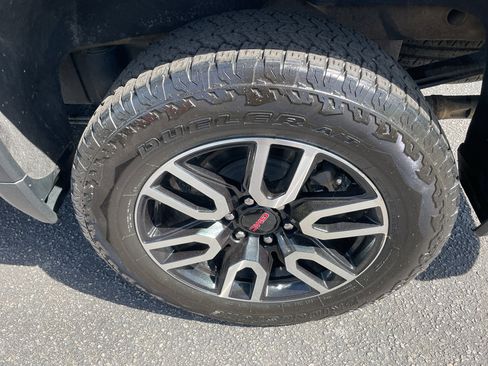 Certified 2024 GMC Sierra 1500 AT4 w/ AT4 Premium Package AWD/4WD image 6