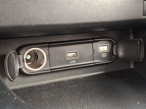 Used 2023 Kia Seltos SX image 45