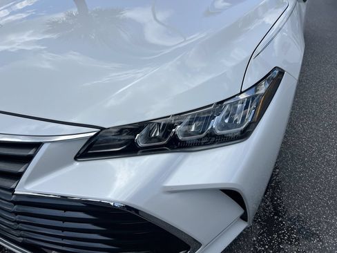 Used 2022 Toyota Avalon XLE w/ Moonroof Package FWD image 6