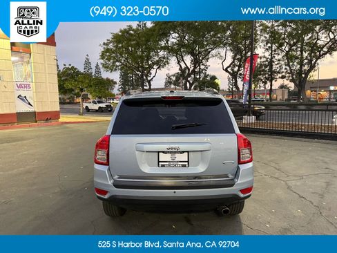 Used 2013 Jeep Compass Latitude w/ Sun/Sound Group FWD image 5