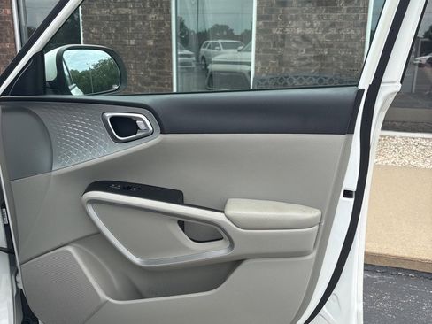 Used 2022 Kia Soul LX w/ Technology Package image 23