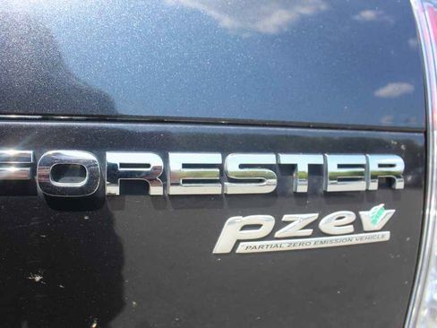 Used 2013 Subaru Forester 2.5X Premium w/ All-Weather Pkg AWD/4WD image 8