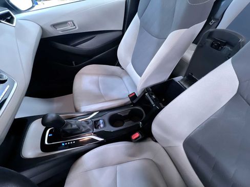 Used 2022 Toyota Corolla LE FWD image 29