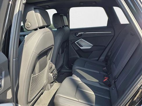 New 2025 Audi Q3 2.0T Premium image 18