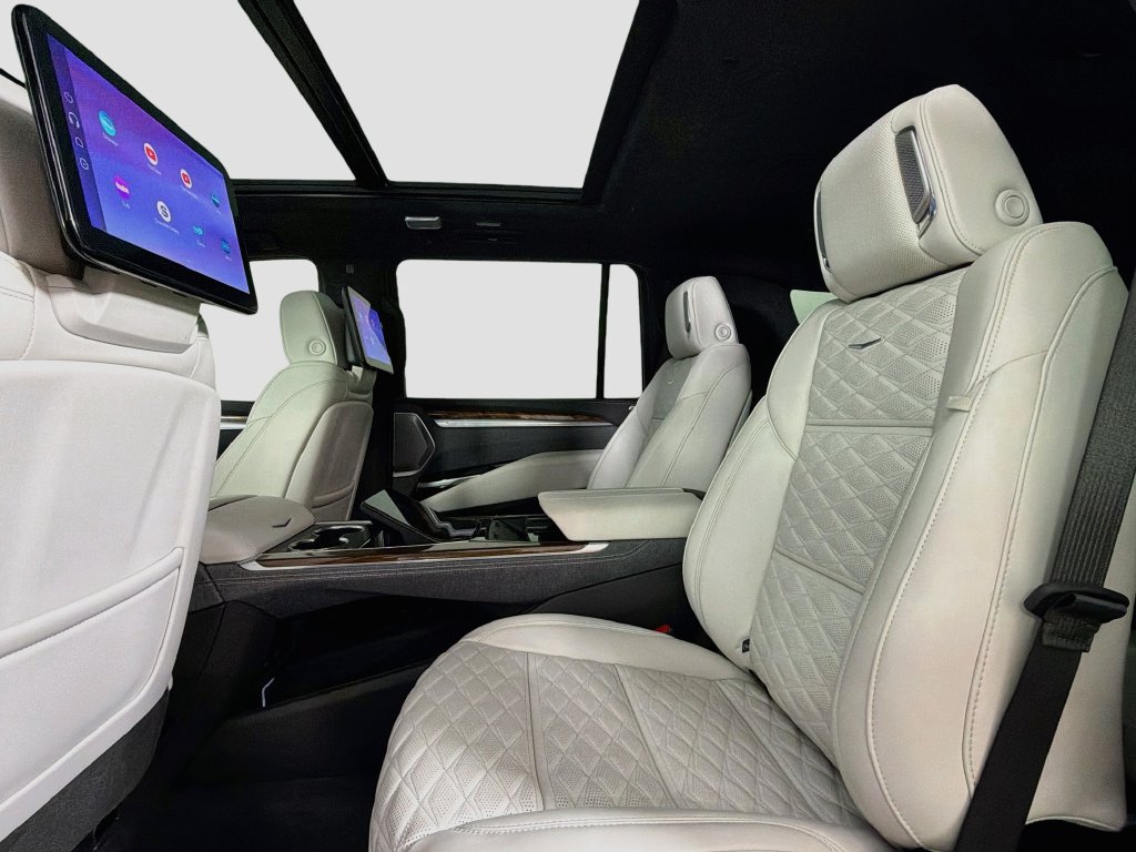 Used 2025 Cadillac Escalade ESV Sport Platinum AWD/4WD image 22