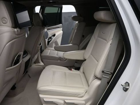Certified 2025 Cadillac Escalade Premium Luxury Platinum AWD/4WD image 16