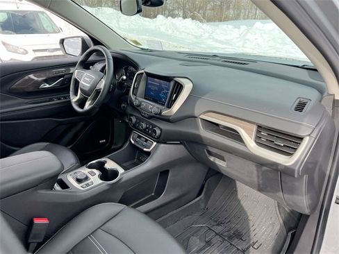 Used 2024 GMC Terrain Denali w/ Denali Premium Package image 30