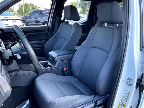 Used 2025 Toyota Tacoma SR5 AWD/4WD image 7