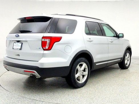 Used 2017 Ford Explorer XLT w/ Equipment Group 202A image 5