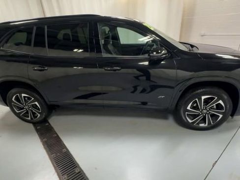 Used 2025 Buick Enclave Sport Touring image 9