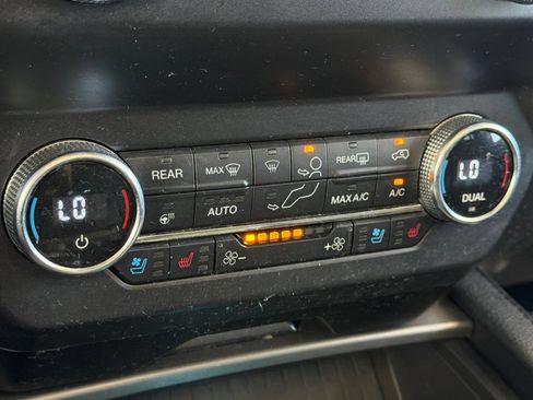 Used 2020 Ford Expedition Max XLT w/ Equipment Group 202A AWD/4WD image 24
