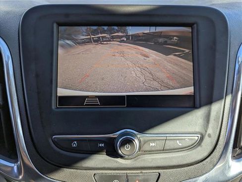 Used 2022 Chevrolet Equinox LS w/ LS Convenience Package image 12